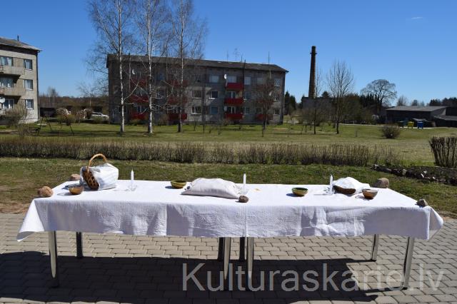 Baltā galdauta svētki